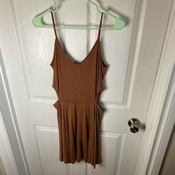 Rust/Dirt Brown Short Cut-Out Dress. Size Large. - Picture 2 of 4